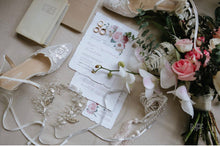 Load image into Gallery viewer, 2. Style 117
